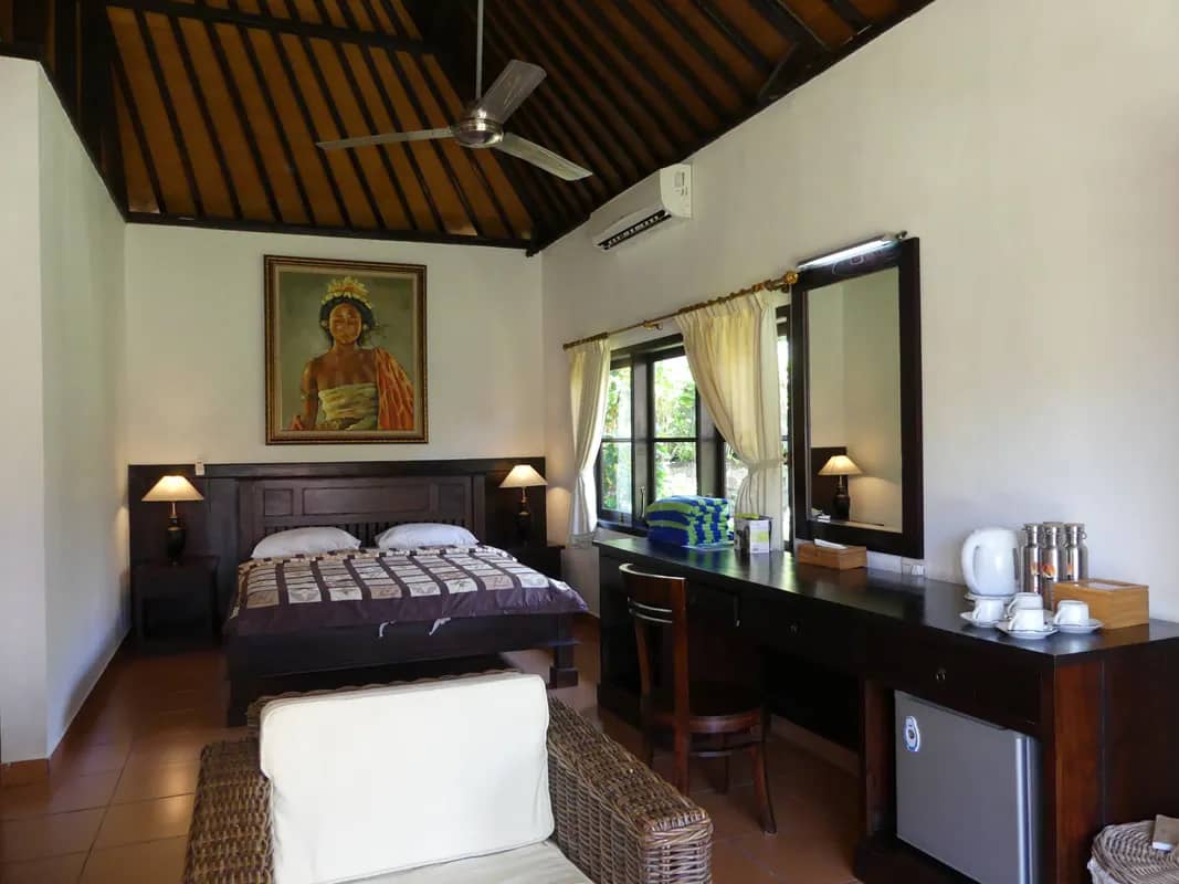 Family Garden Cottage - image