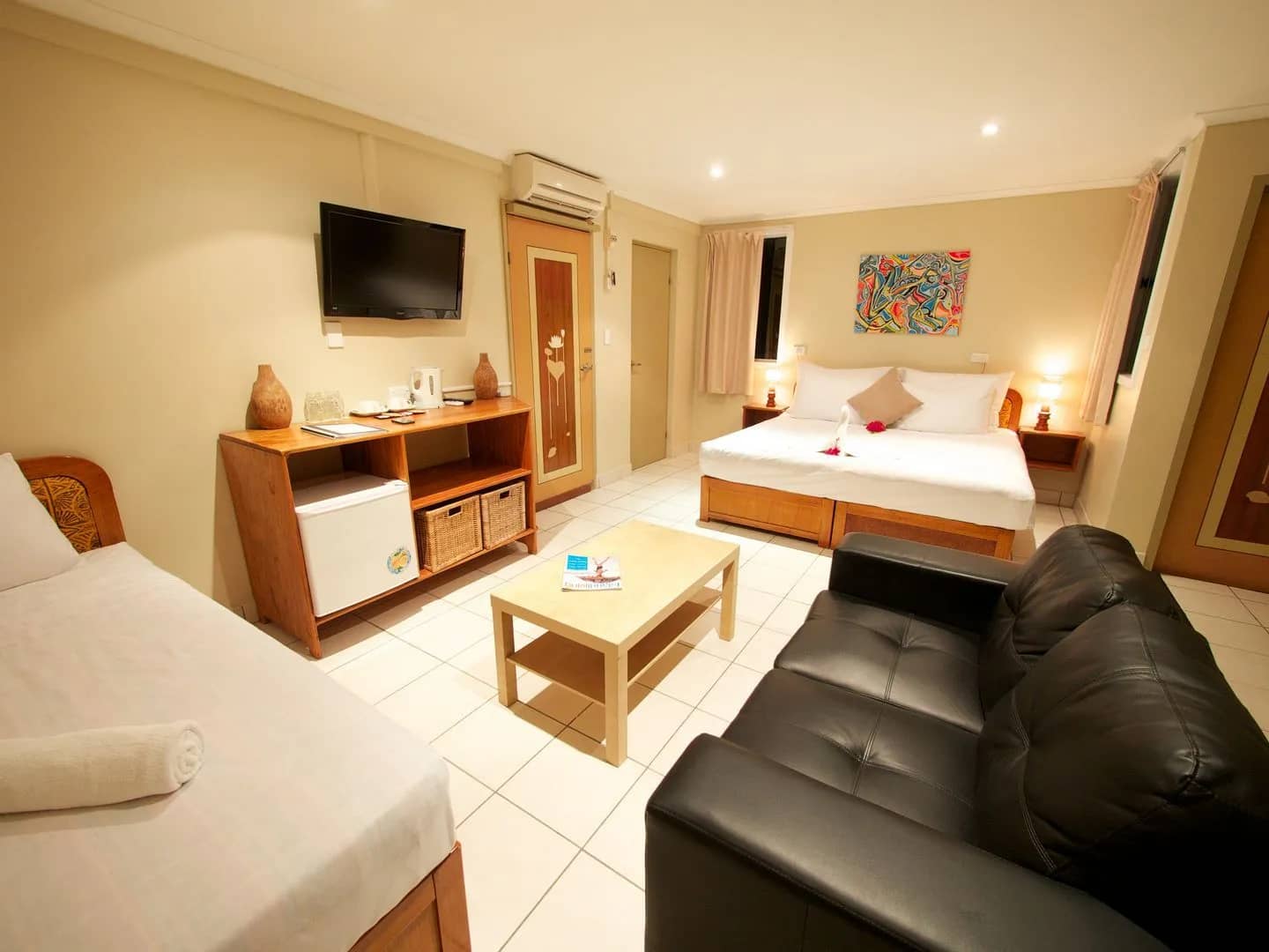 Deluxe Family - image