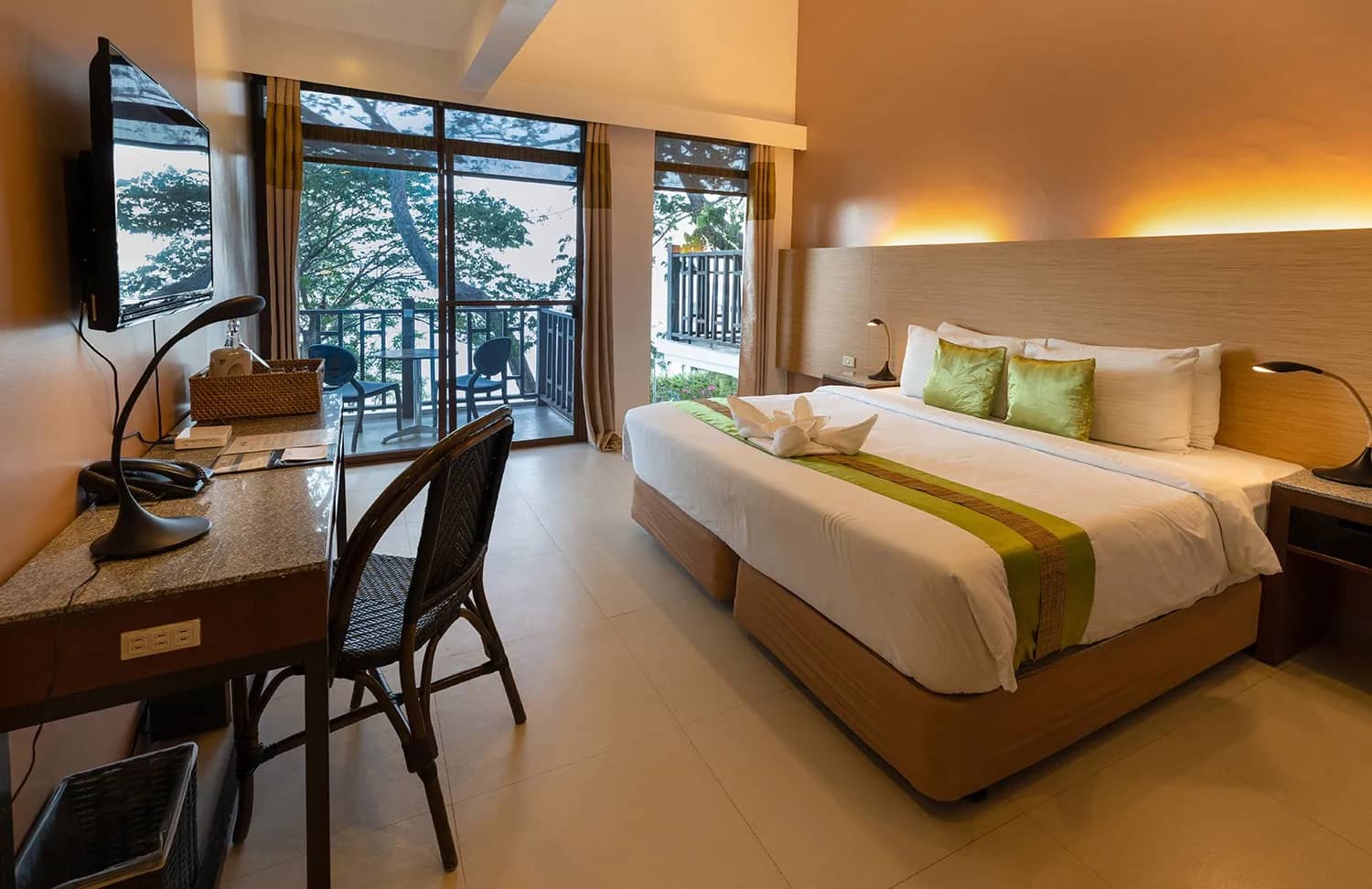 Deluxe Room - image Deluxe Room - image