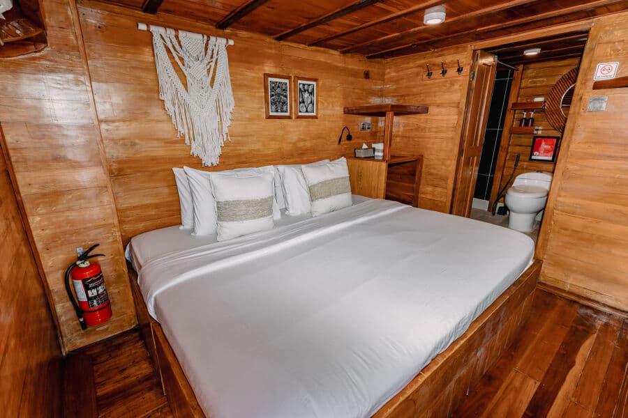 Master Upper Deck - image