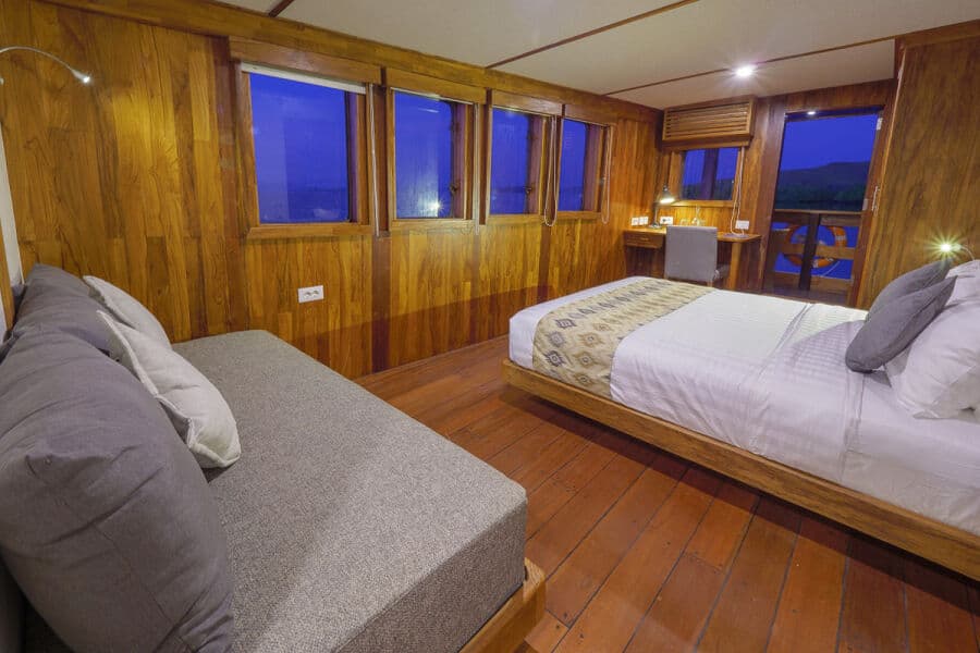 Double Main Deck - image