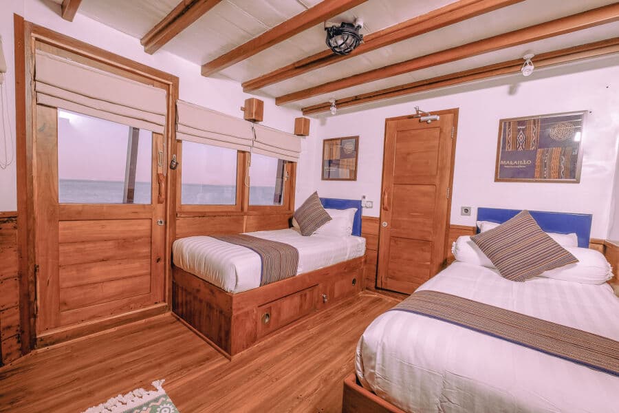 Twin Upper Deck - image