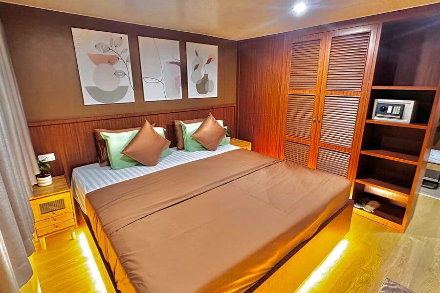 Master Suite Upper Deck - image