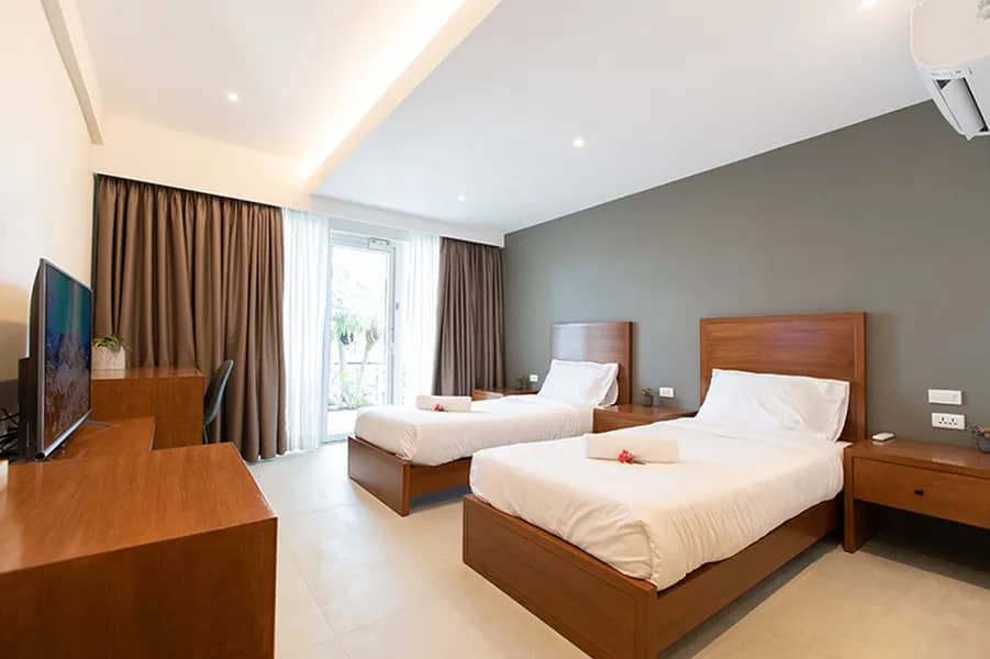 Deluxe - image Deluxe - image