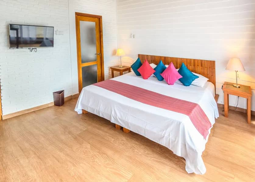 Oceanfront Cottage - image Oceanfront Cottage - image