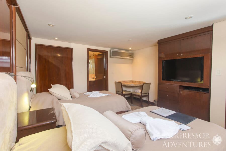 Suite Upper Deck - image Suite Upper Deck - image