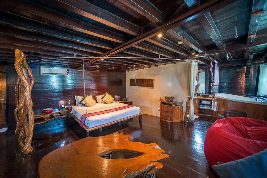 Master Suite Main Deck - image Master Suite Main Deck - image