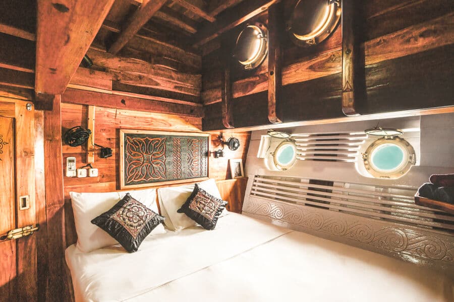 Double Lower Deck - image Double Lower Deck - image