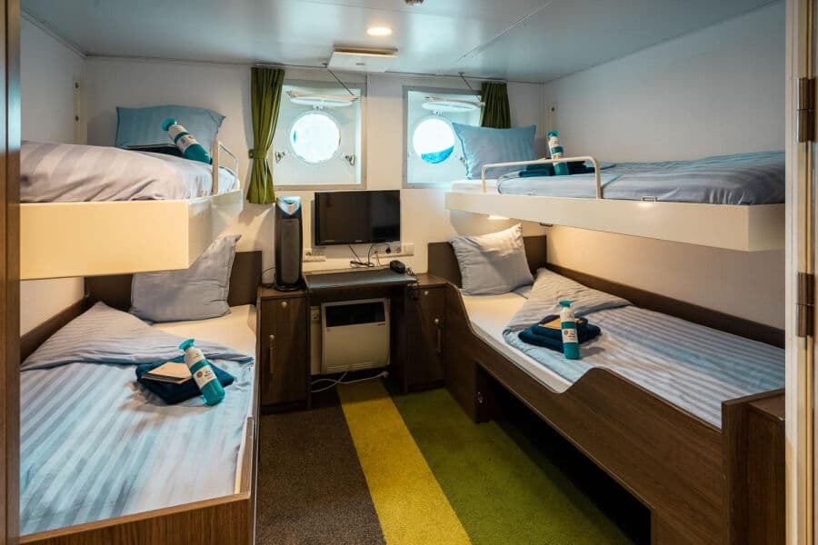 Quadruple Porthole - image Quadruple Porthole - image