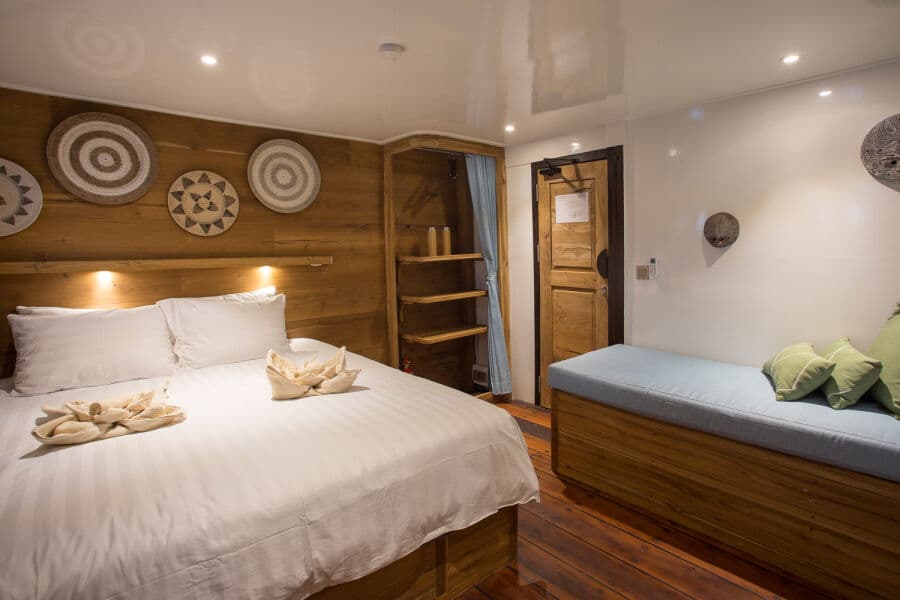 Double Lower Deck - image Double Lower Deck - image