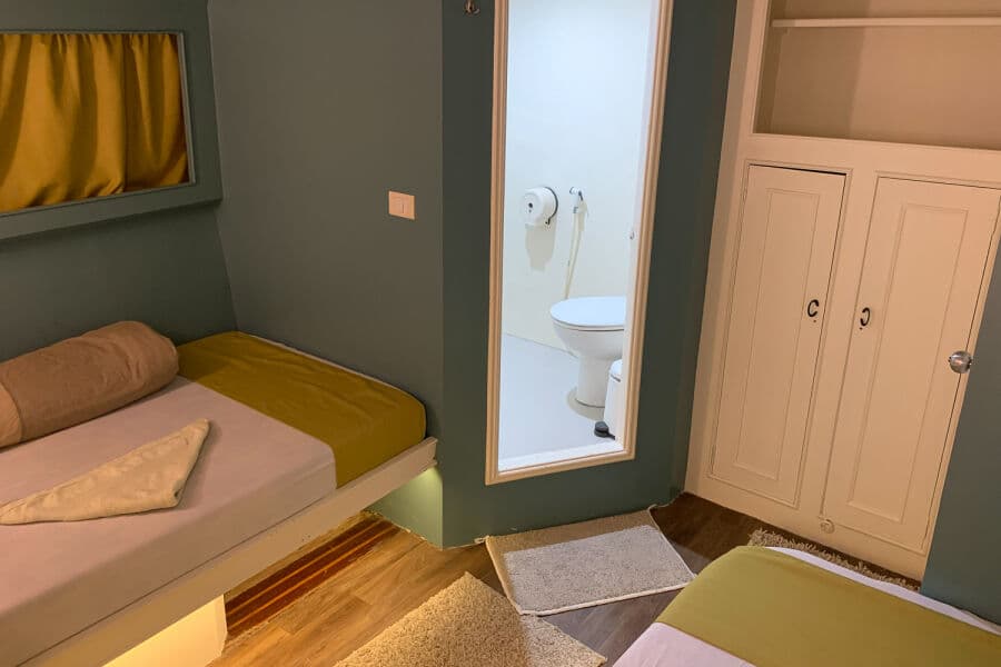 Standard Upper Deck - image Standard Upper Deck - image